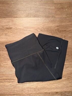 Lululemon Size 8 High Waist Gray Ribbed Waist Biker Shorts 11” inseam